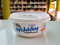 Краве кисело мляко 2%